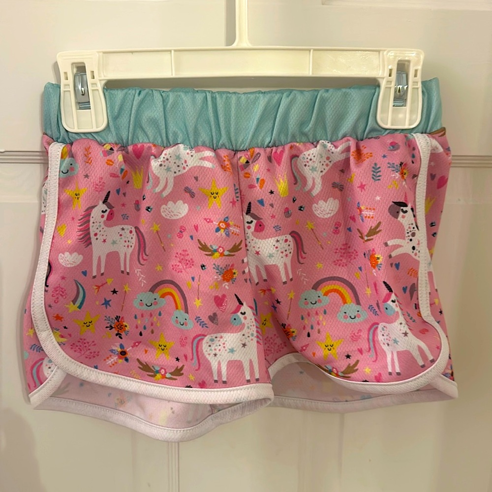 Girls super cute unicorn athletic shorts 🦄 🌈